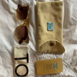 Toms Memphis Sunglasses (new with case)